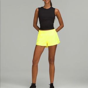 Lululemon hottie hot high-rise short 2.5”